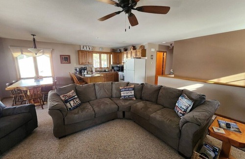 Wautoma Cabin | No steps to the lake/sandy beach/hot tub/fireplace/amazing sunsets