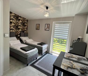 Marki Bed & Breakfast | -Noclegi Marki-Pokoje z łazienkami-Parking-EV-okolica Warszawy-