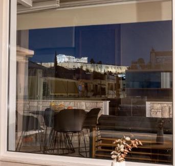 Koukaki Apartment | Noho Acropolis Suites x Elise , Olivia