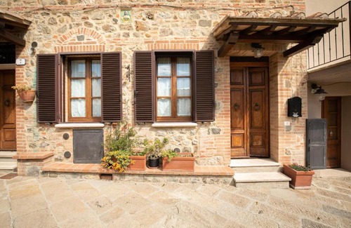 Contignano Apartment | Noi2+2 Vacanze - App. ANDREA