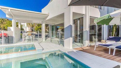 Kingscliff House | Noir- Luxury Beachside Home