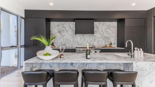 Kingscliff House | Noir- Luxury Beachside Home