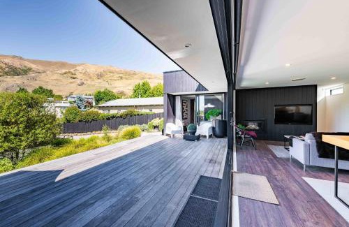 Wanaka House | Noir North Retreat
