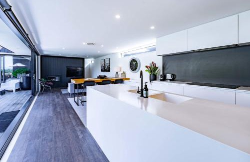 Wanaka House | Noir North Retreat