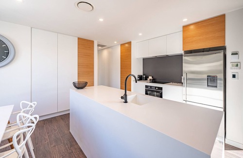 Wanaka House | Noir South Retreat Th