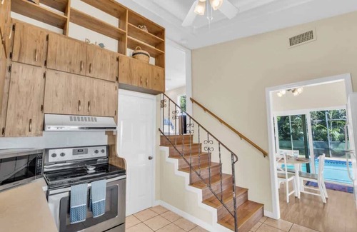 Laurel House | Nokomis Beach Getaway with Heated Pool