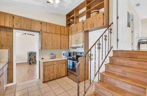 Laurel House | Nokomis Beach Getaway with Heated Pool