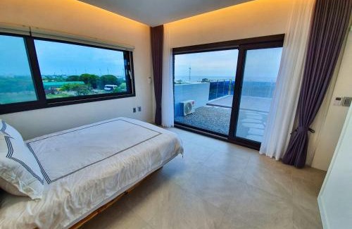 Hallim House | Nolgureum private pool villa