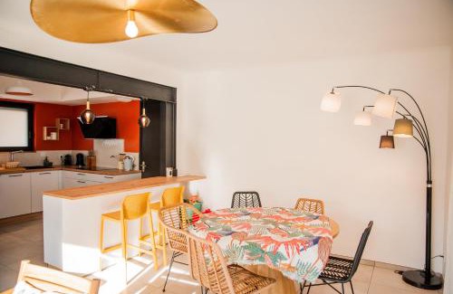 Carcassonne House | NoMad Home, avec 1 parking privé à 2 pas de La Cité Médiévale