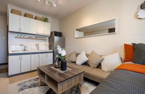 Lapu-Lapu Apartment | Nomads' Haven a budget friendly Zen Studio