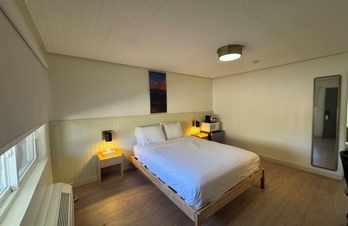 Manitou Springs House | Non-Smoking Standard Queen Room - NQC