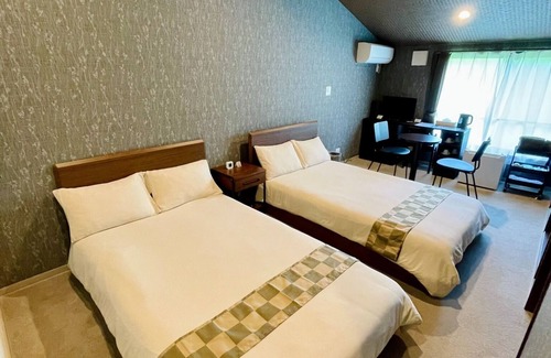 Narita Hotel | NonsmokingSemidouble twin roomAll rooms have a cypress bath/Narita Chiba