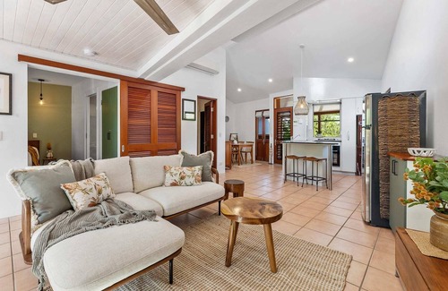 Noosa Heads Apartment | Noosa private sanctuary, walking distance to beach
