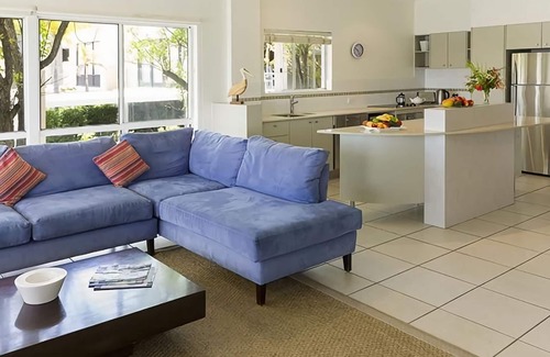 Noosaville Apartment | Noosa River Gardens 8 - Waterfront apartment with extensive views to Noosa Haeds