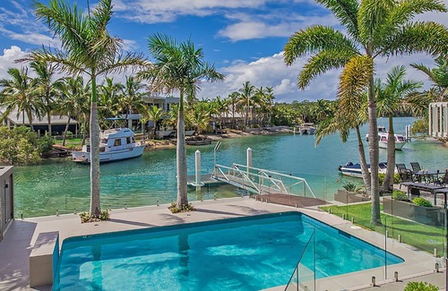 Noosa Heads Apartment | Noosa Sound, waterfront, value for money