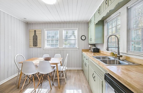 Norcross House | Norcross Adventure 2B Perfect for Group Trips