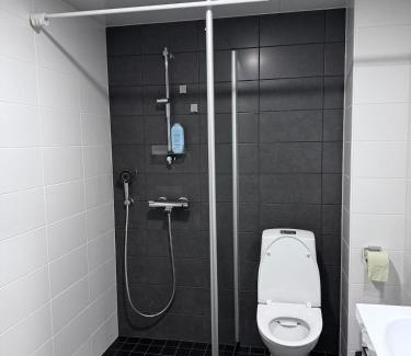 Lantinen District Apartment | Nordic Green Stay-Stylish 2BR