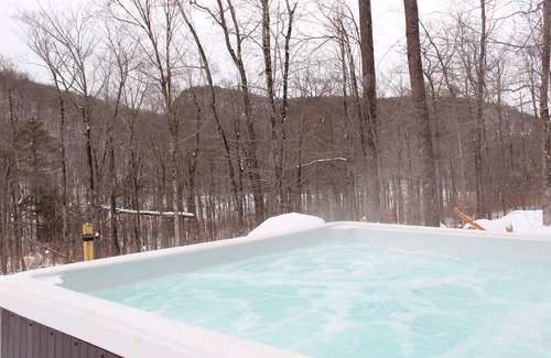 South Pond Shores Cabin | Nordic House - Glamping Cabin w Hot Tub, Sauna, Cold Plunge + Waterfront w Dock