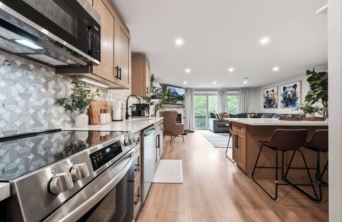 Bartlett Condo | Nordic Retreat - New Reno - Pools & Hot Tub - Skiing - Story Land -Game Room!