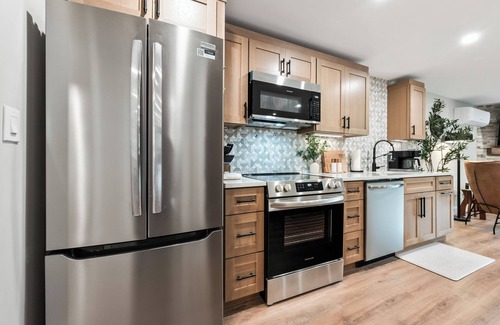 Bartlett Condo | Nordic Retreat - New Reno - Pools & Hot Tub - Skiing - Story Land -Game Room!