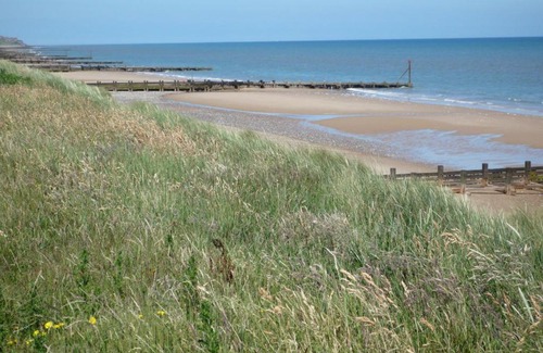 Bacton Apartment | "Norfolk" Next to the Beach and Sea