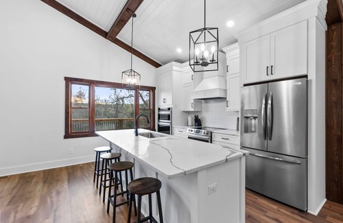 Harrodsburg House | Norman's Camp - Herrington Lake Retreat - 3 Beds, 3 Baths - Private Dock