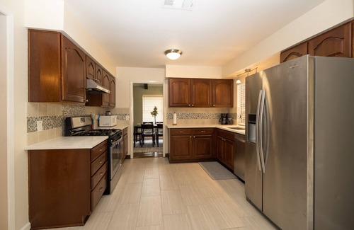 McNeil House | North Austin Charmer-close to Domain and Q2 Stadium