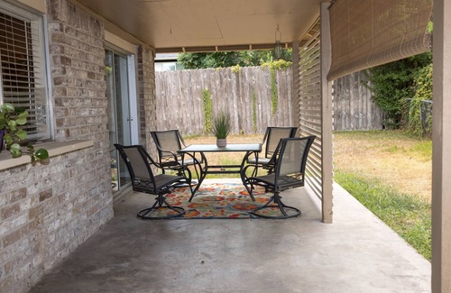 McNeil House | North Austin Charmer-close to Domain and Q2 Stadium