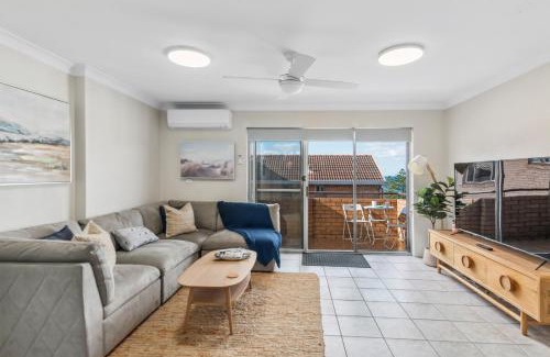 Wollongong CBD Apartment | North Beach Escape - Balcony Sunrises and Ocean Walks