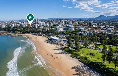 Wollongong CBD Apartment | North Beach Escape - Balcony Sunrises and Ocean Walks