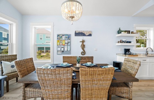 Port St. Joe Cottage | North Cape Gem| Pool | Pet-Friendly| 3 Min Walk to Beach | Grill