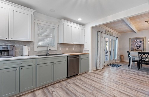 North Litchfield Beach House | North Litchfield Beach - Change of SEAnery - Pet Friendly!