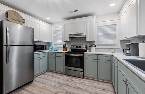 North Litchfield Beach House | North Litchfield Beach - Change of SEAnery - Pet Friendly!
