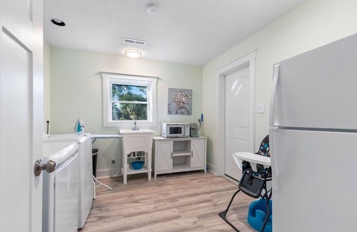North Litchfield Beach House | North Litchfield Beach - Change of SEAnery - Pet Friendly!