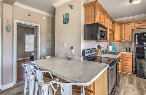 North Myrtle Beach Apartment | North Myrtle Beach Condo about Half Mi to Beach!