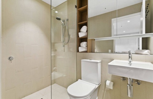 North Ryde Apartment | North Ryde Apartment with fabulous city views