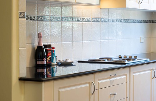 Cremorne House | North Shore Spacious 2BR Home in Cremorne
