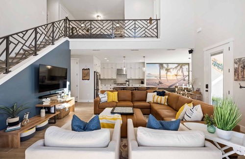 St. George House | North Shore Villa: Desert Color Lagoon + Beaches