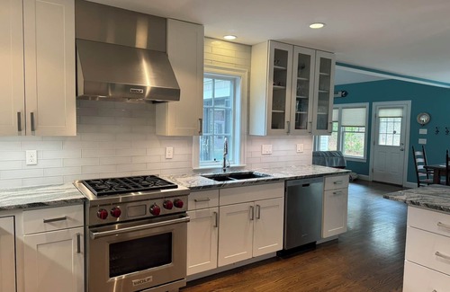 North Truro House | North Truro - Tax Free! Heated inground pool. Walk to bus. Central A/C.