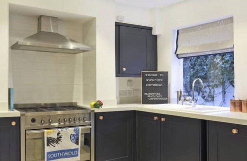 Southwold House | Northcliffe, Premier position Southwold Seafront, five star home, sleeps 14