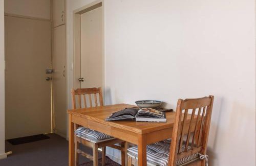Northcote Apartment | Northcote Charm Spacious and Quiet Suburban Stay
