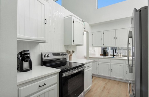 Northeast Heights House | Northeast/Foothills Retreat, With Hottub