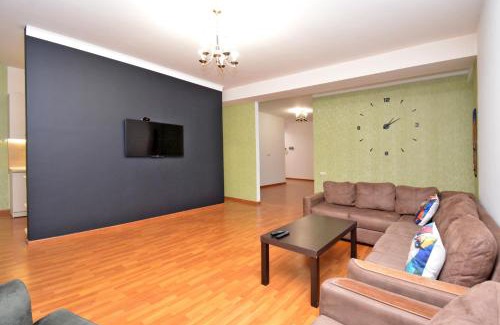 Kentron Apartment | Northern Avenue 5, 2 bedrooms Comfy Apartment HH533