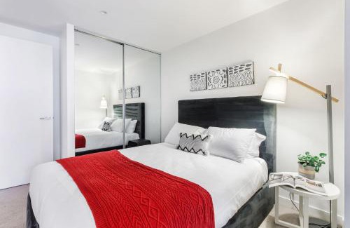 North Melbourne Apartment | Northside Grove - A Leafy City Fringe Escape