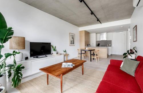 North Melbourne Apartment | Northside Grove - A Leafy City Fringe Escape