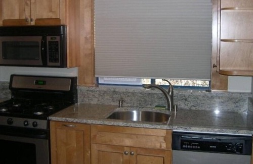 Truckee House | Northstar 2/1.5 Townhouse: Remodeled, Fast WiFi, Family Shared Pool/Hot Tub
