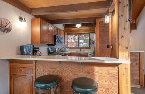 Truckee House | Northstar Resort Condo for 8 Free Shuttle