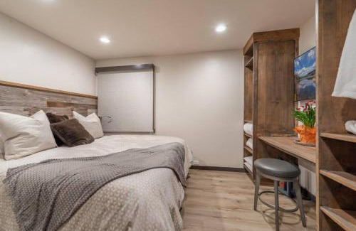 Truckee Apartment | Northstar Resort True Ski In Ski Out Year-Round Hot Tubs Book on Your Mobile for Promo Price