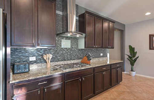 Oracle House | NorthWest Gem Snowbird-Friendly w/Pool Heat opt.