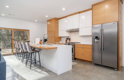 Hot Springs House | Northwoods Contemporary w/POOL and HOT TUB!